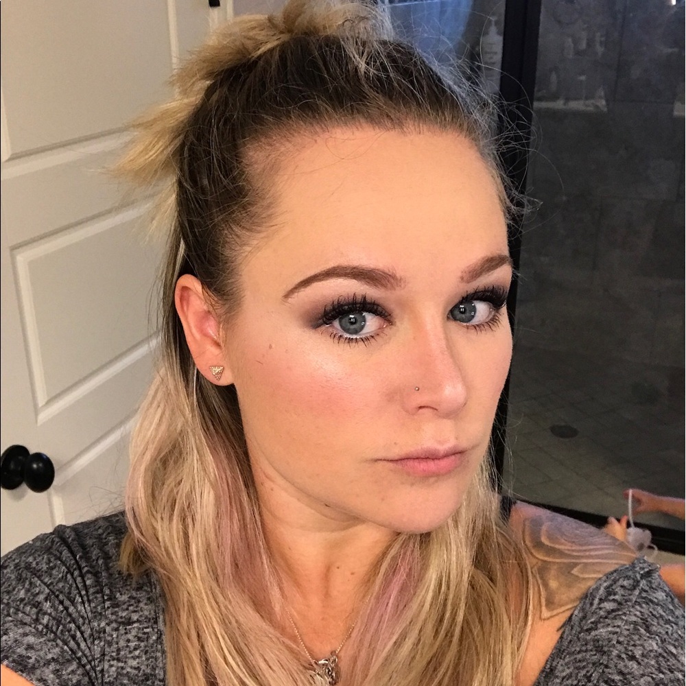 Meet your Posher, Gina