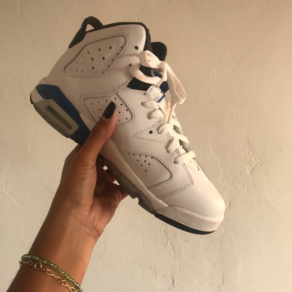 NIKE AIR JORDAN 6 - Picture 2 of 4
