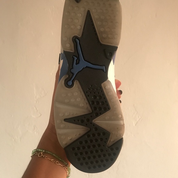 NIKE AIR JORDAN 6 - Picture 3 of 4