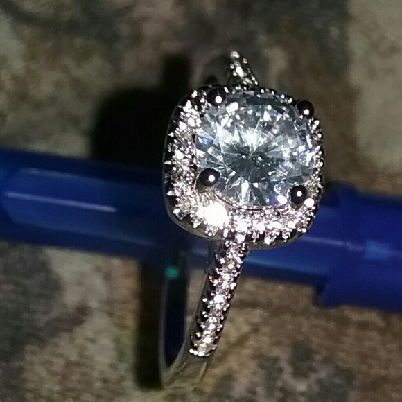 🍯🍑New!!!Silver toned Engagement ring🍯🍑 - Picture 3 of 4