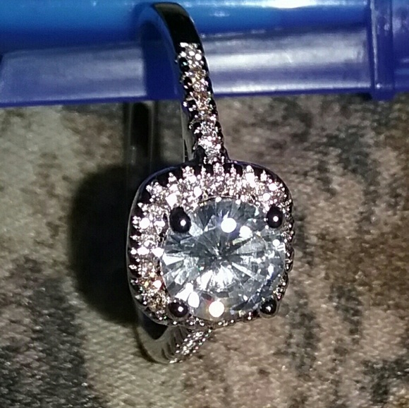 🍯🍑New!!!Silver toned Engagement ring🍯🍑 - Picture 4 of 4