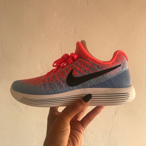 BRAND NEW NIKE LUNAREPIC FLYKNIT LOW - Picture 1 of 4
