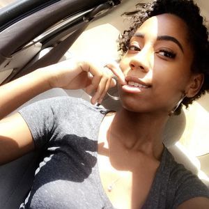 Meet your Posher, Desiray