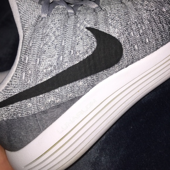 Gray Nike Women’s Lunarepic Flyknit 2 Shoes (NEW) - Picture 4 of 7