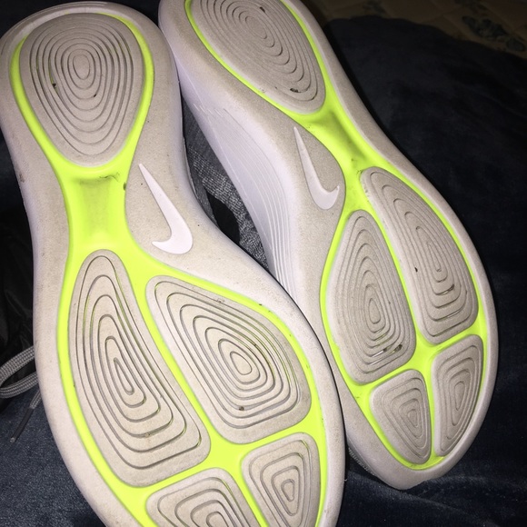 Gray Nike Women’s Lunarepic Flyknit 2 Shoes (NEW) - Picture 7 of 7