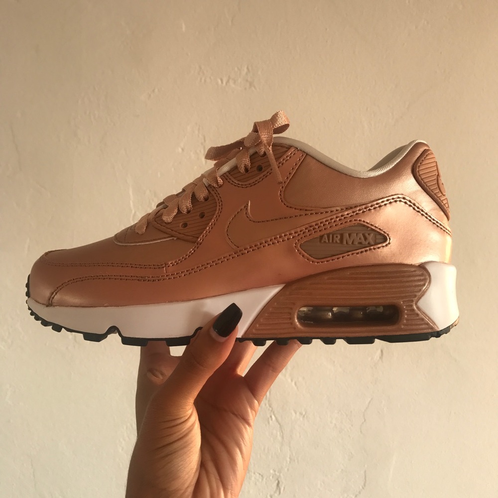 ROSE GOLD NIKE AIR MAX
