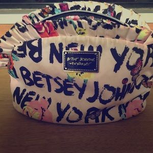 Betsey Johnson Ruffle & Floral Cosmetic Bag 💐💐