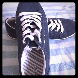 Taos canvas shoes