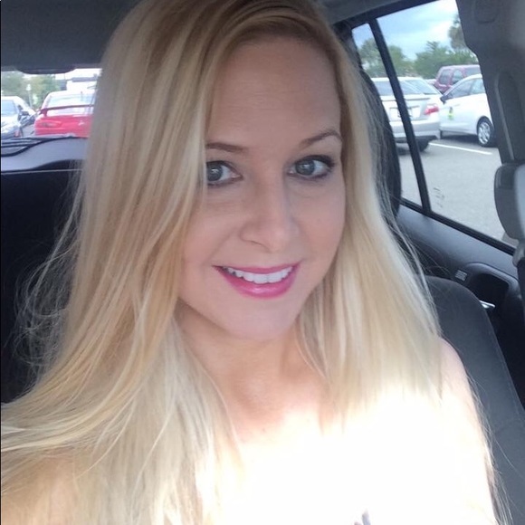 Meet your Posher, Tawni - Picture 2 of 3