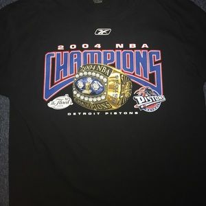 VINTAGE ‘04 DETROIT PISTONS CHAMPIONSHIP SHIRT L