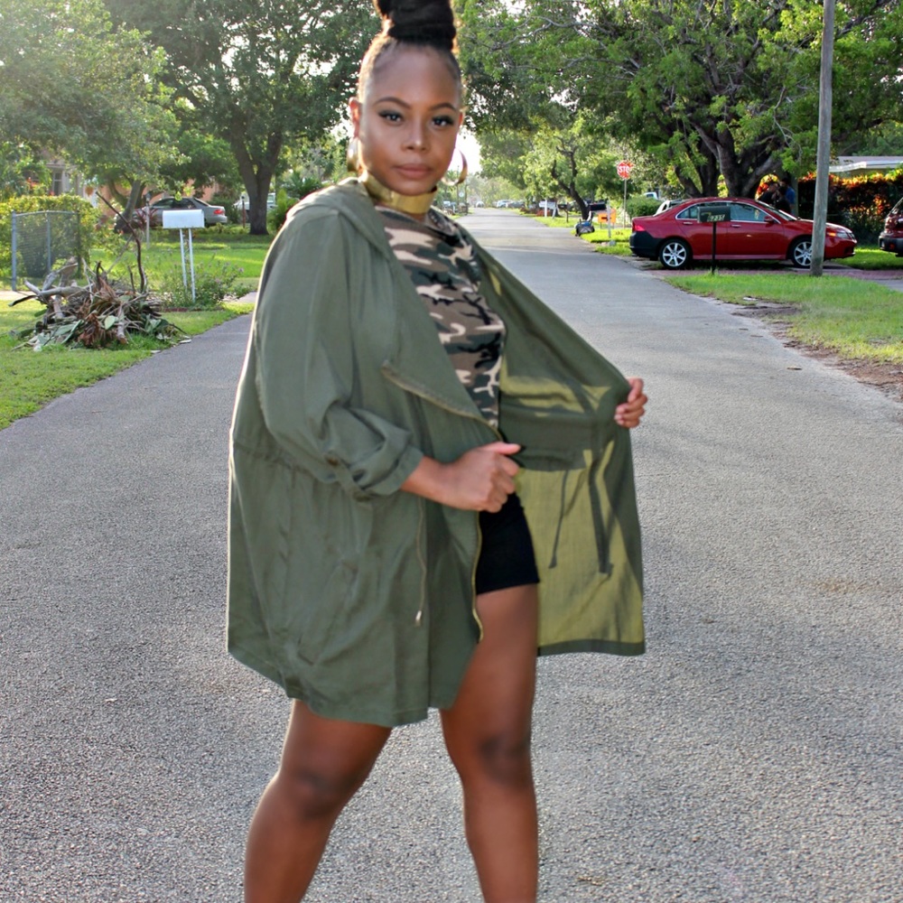 Light weight woven Olive Era trench coat