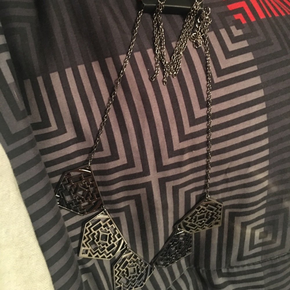 Necklace and earring set