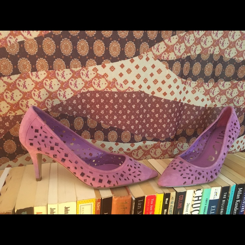 Vintage Unisa Pink Suede Cut Out Kitten Heels - Picture 3 of 8