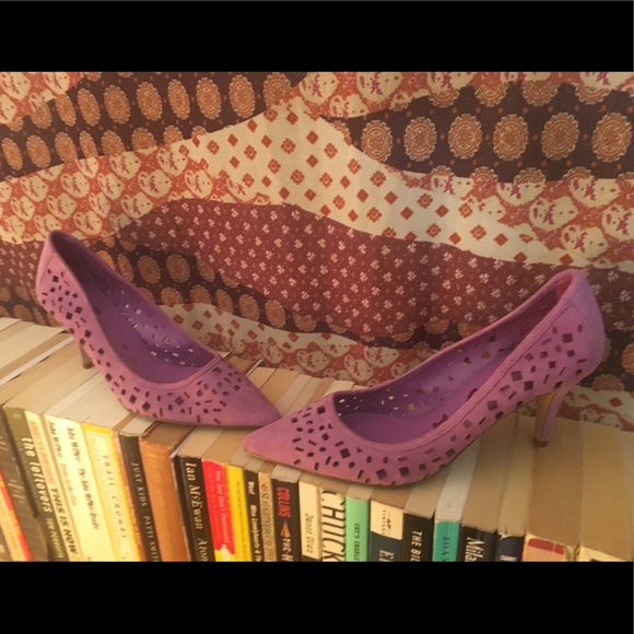 Vintage Unisa Pink Suede Cut Out Kitten Heels - Picture 4 of 8