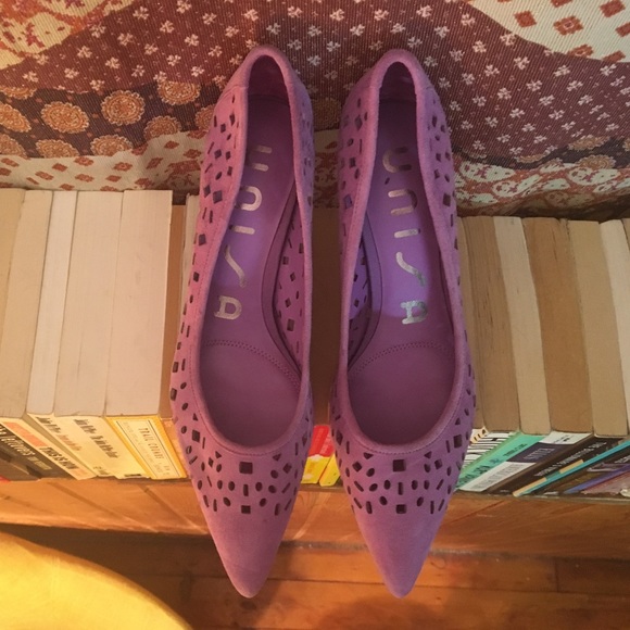 Vintage Unisa Pink Suede Cut Out Kitten Heels - Picture 5 of 8