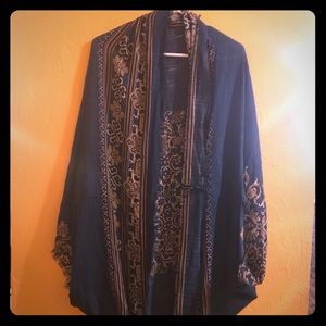 Awesome shall/kimono from AE
