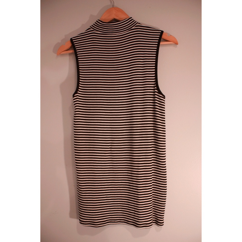 Gap Striped Sleeveless Mock neck Medium