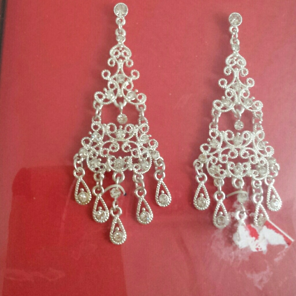 Chandelier earrings