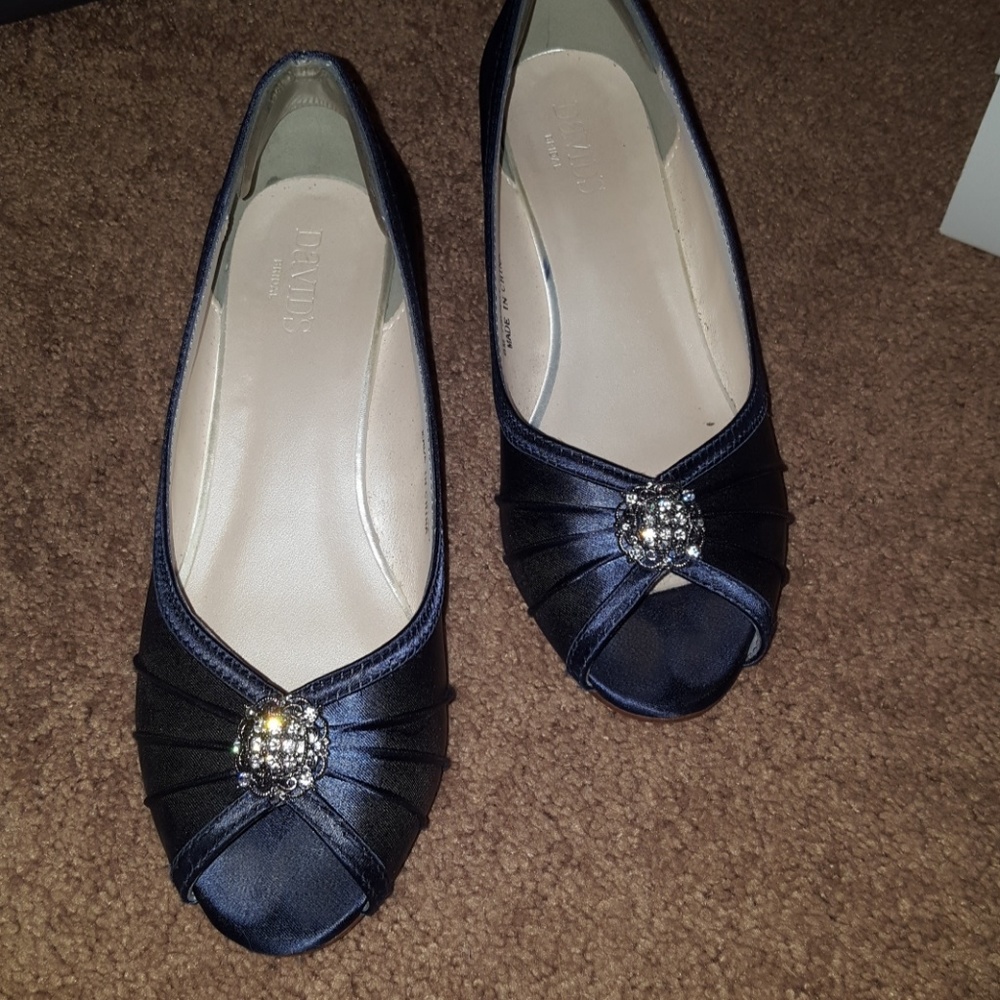 Davids Bridal shoe size 8 marine color