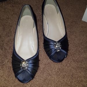 Davids Bridal shoe size 8 marine color