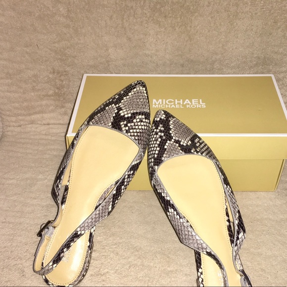 📌SOLD📌⚡️Michael Kors ⚡️ - Picture 3 of 4