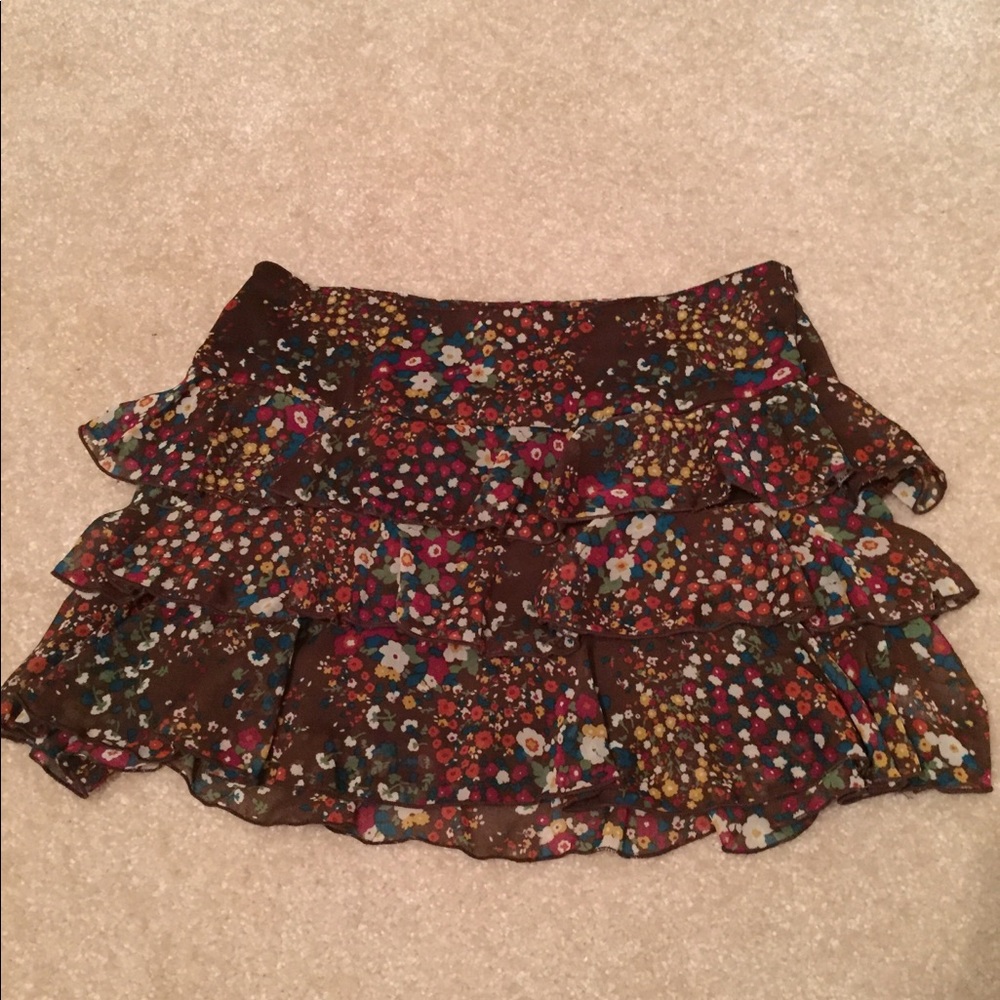 ☀️A fall printed floral skirt