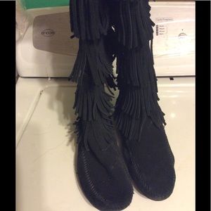 Minnetonka fringe boots