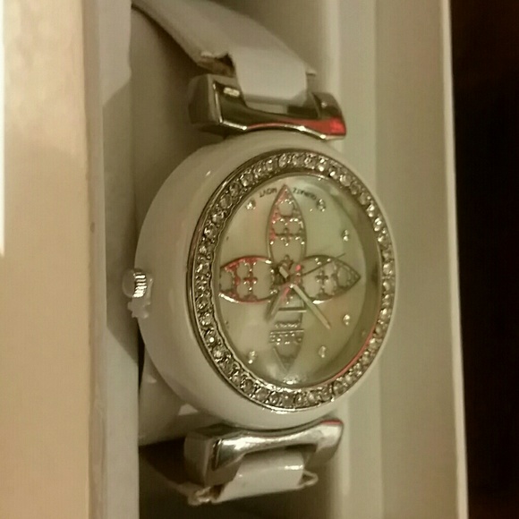 A NWT Woman's Figaro Couture rhinestones watch - Picture 3 of 4