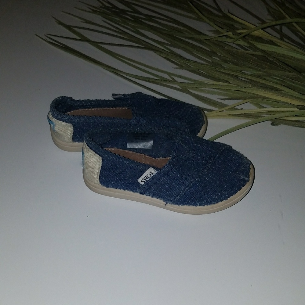 TOMS Peforated Slip On Shoes Size Toddler 6