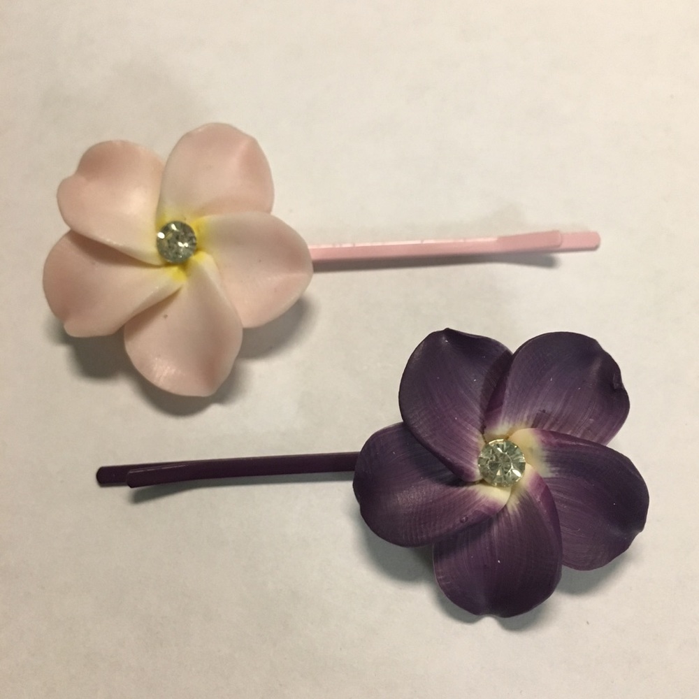 2 Handmade Clay 🌸 Hair pins