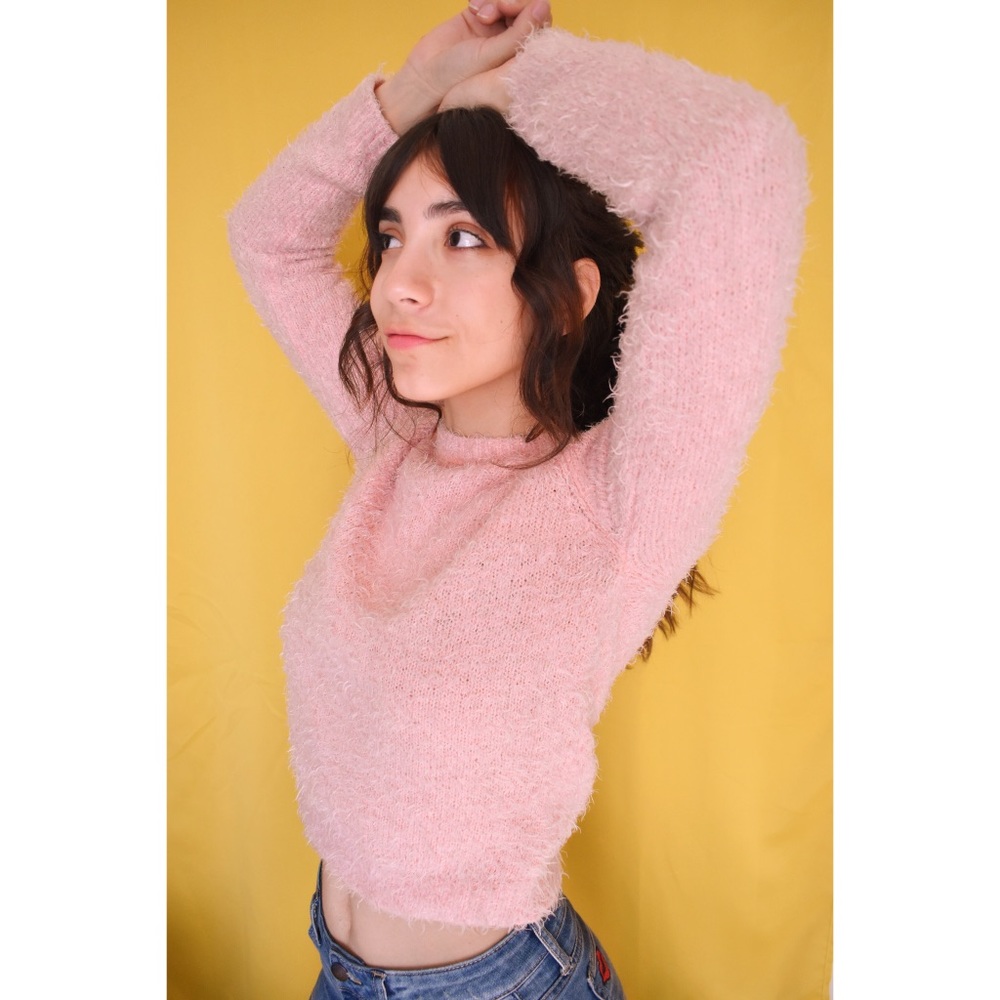 Pink Fuzzy Pullover/ 🚨Free pin