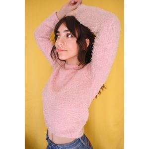 Pink Fuzzy Pullover/ 🚨Free pin