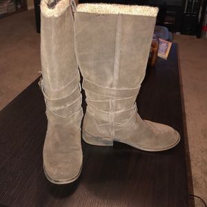 Rocket Dog suede boots