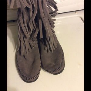 Minnetonka fringe boots