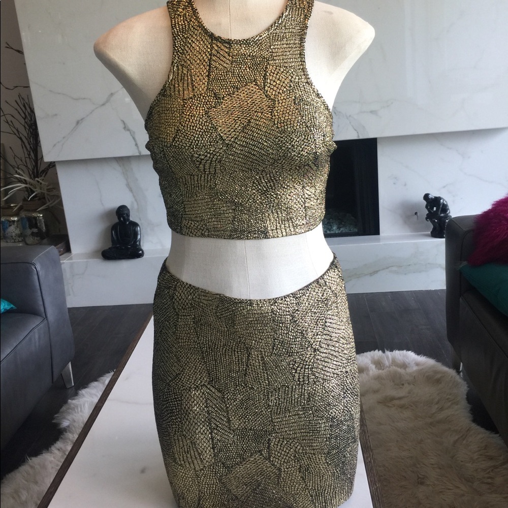 2 piece gold and black 2 piece set. Like new!