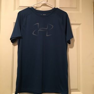 Navy blue under armor shirt