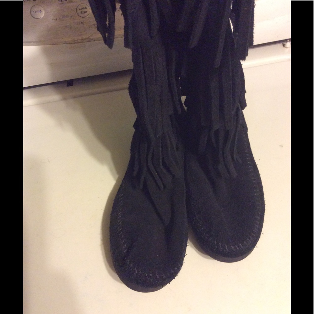 Minnetonka fringe boots
