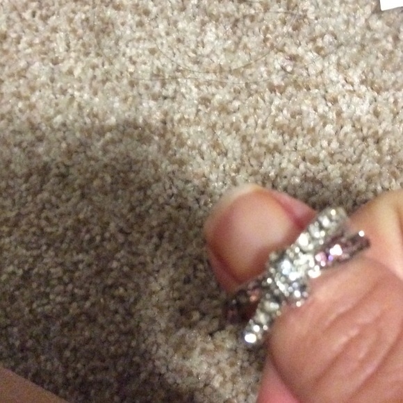 Beautiful ring - Picture 4 of 4