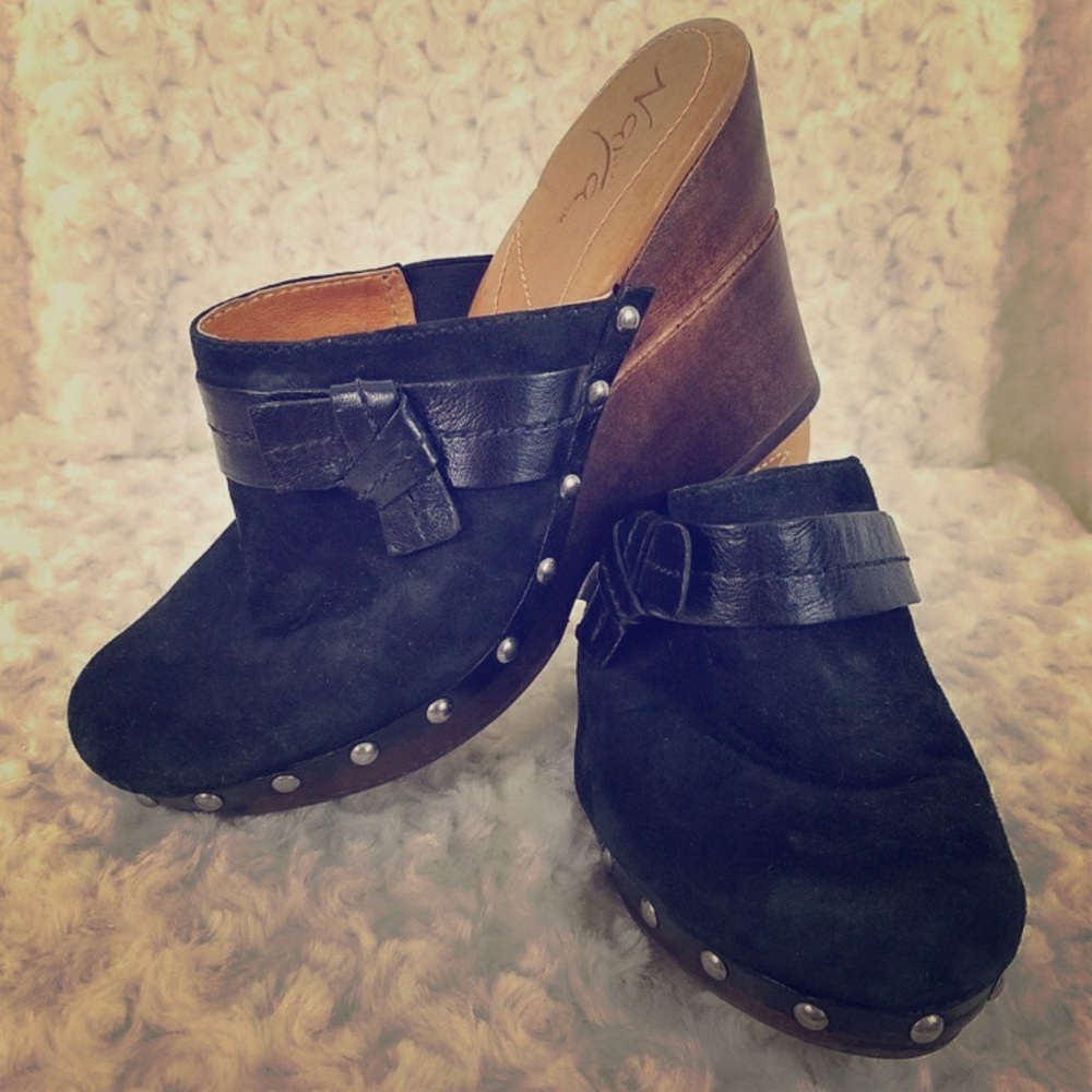 Black wedges/clogs ... perfect for the fall!