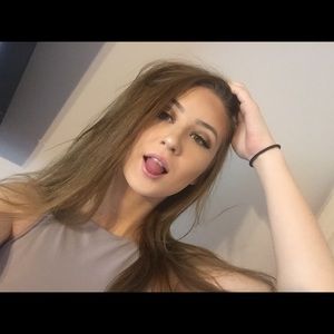 Meet your Posher, Rebeka