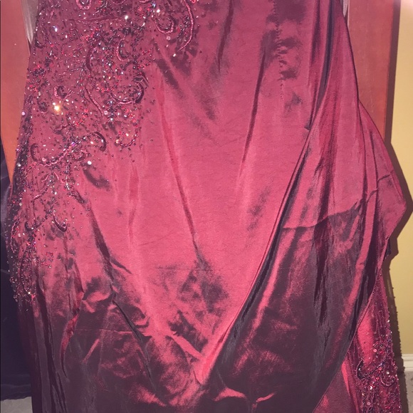 Gorgeous Sequined Maroon Strapless Gown - Picture 6 of 6