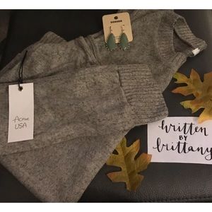 Cold Shoulder Knit Sweater w/ Earrings