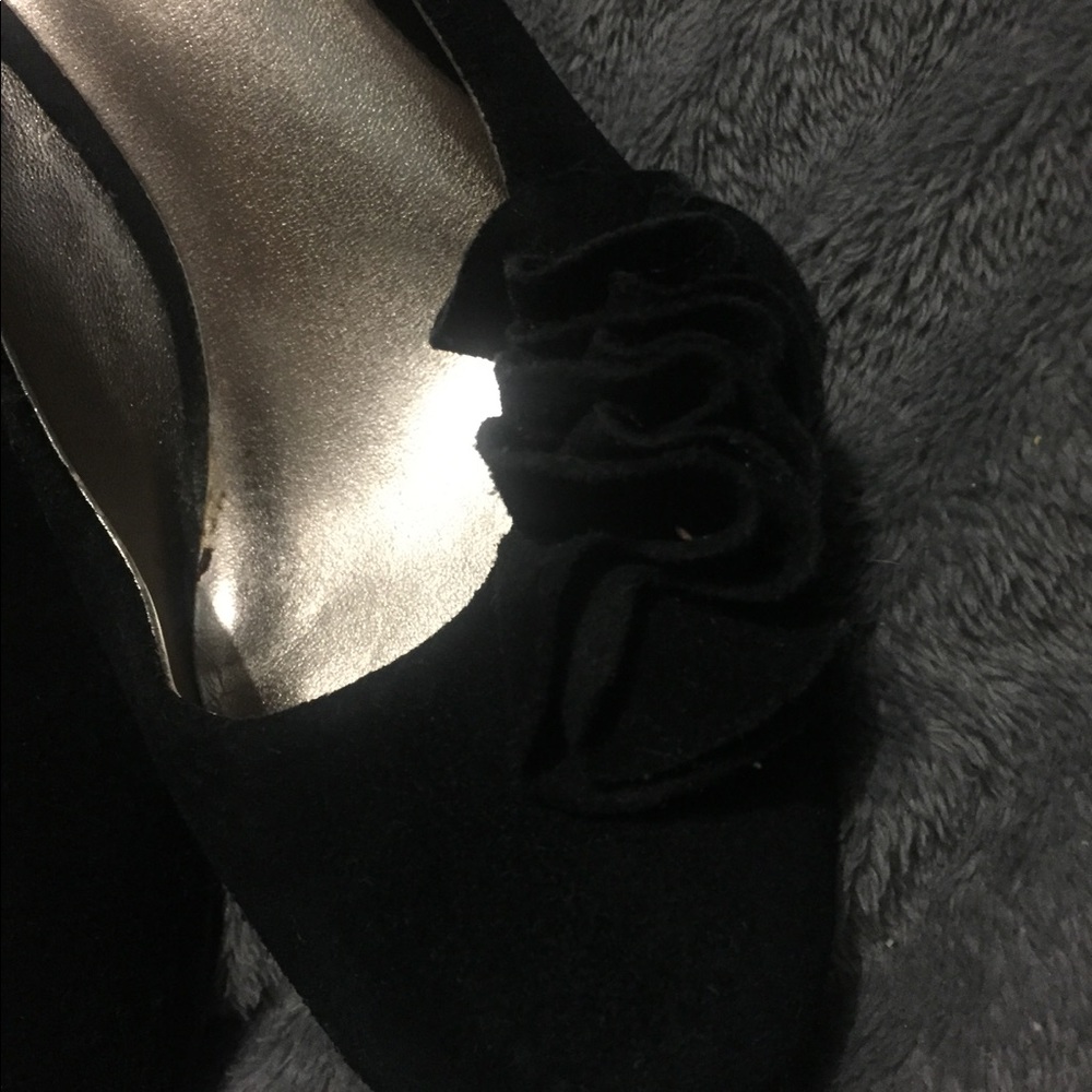 Steve Madden Leather Kitten Heels ( used)