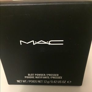 BRAND NEW, NEVER USED MAC blot pressed powder
