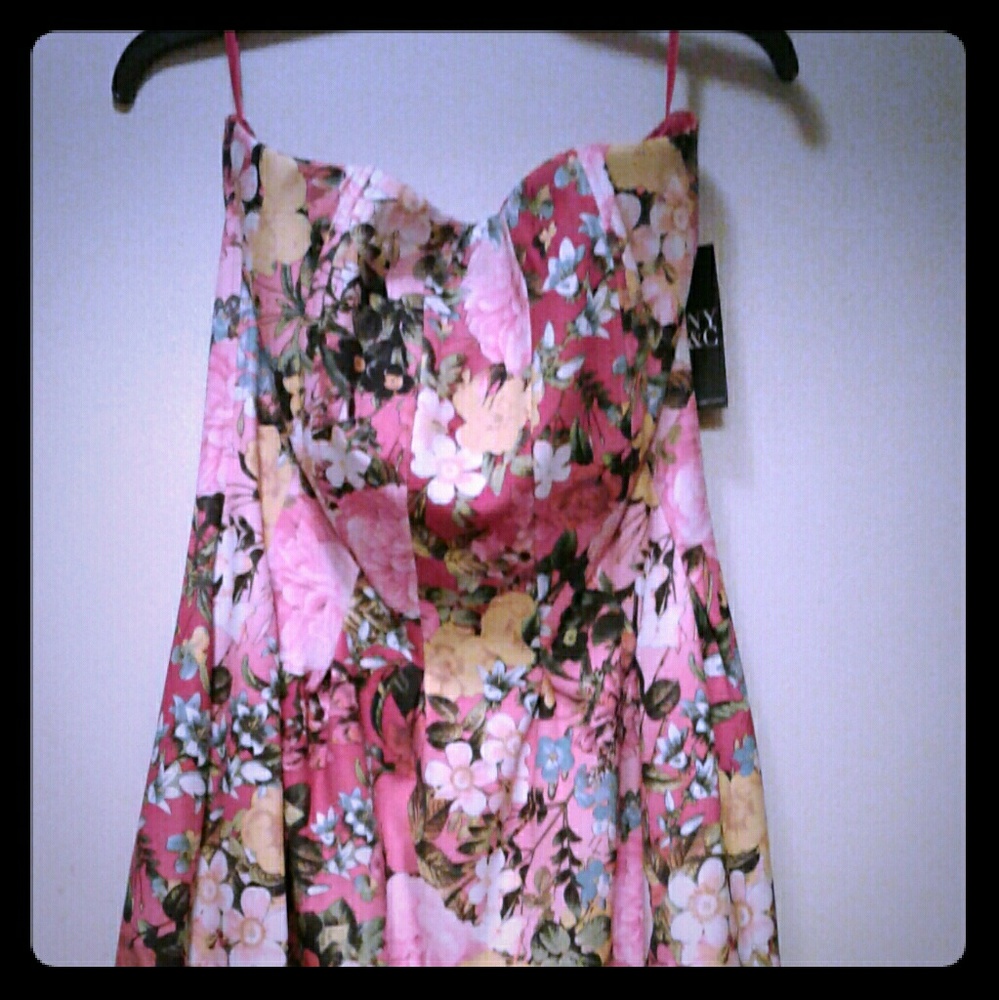 NY & Co. Beautiful Dress