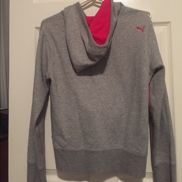 Women's PUMA hoodie barely worn! - Picture 4 of 4