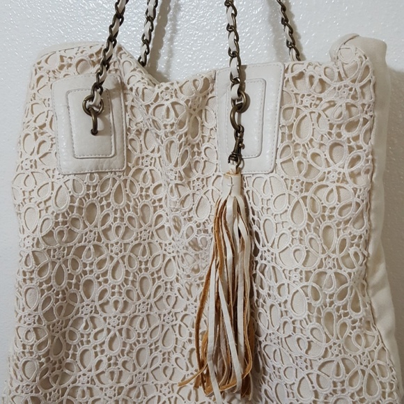 Large ivory tote with tassel - Picture 2 of 4