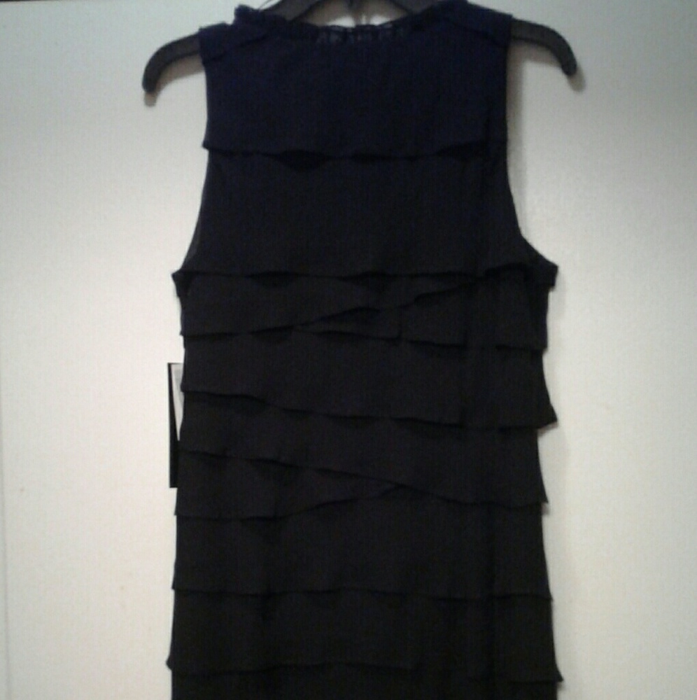 Beautiful Ruffel Dress - Picture 3 of 7