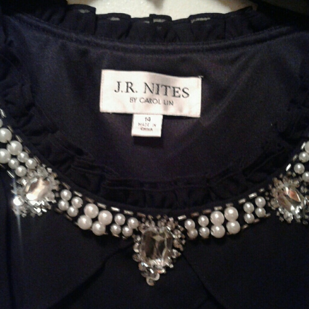 Beautiful Ruffel Dress - Picture 5 of 7