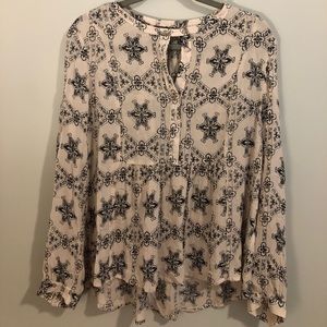 Braeve Evereve Quarter Button Blouse